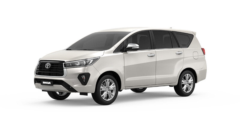 innova-2.8l-v-dsl-a-t-white-pearl-crystal-shine-800x600-2fd
