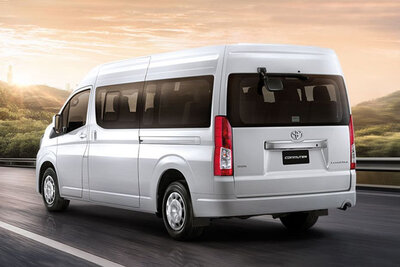 toyota-commuter-rear-medium-view-615211