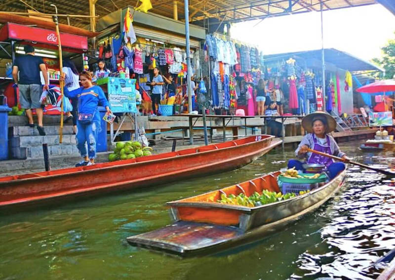 Damnoen Saduak Floating Market 1