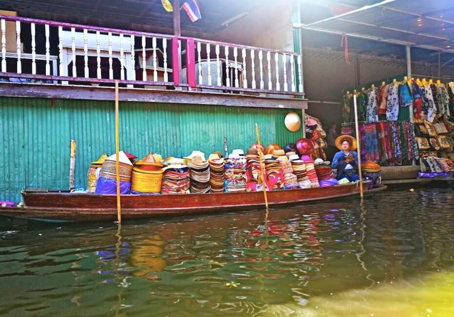 Floating market